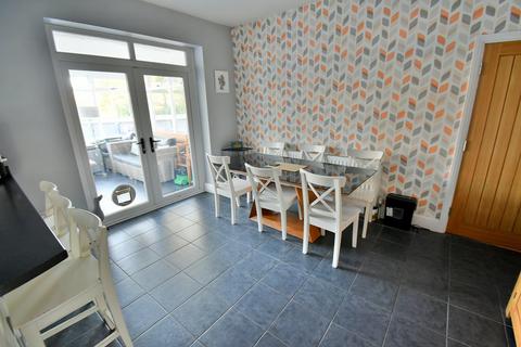 5 bedroom bungalow for sale, Magna Road, Bournemouth, BH11