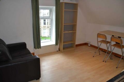 2 bedroom flat to rent, Richmond Road, Roath, Cardiff