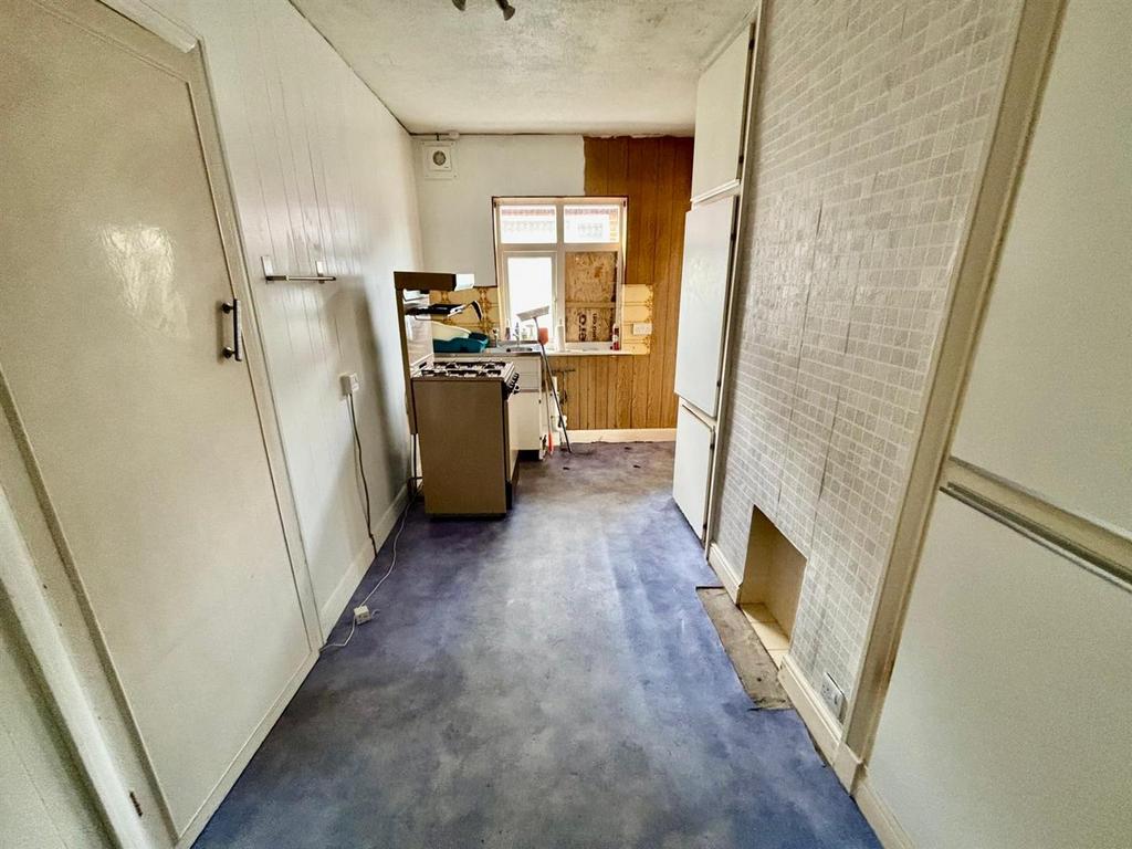 Kitchen: