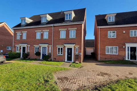 3 bedroom townhouse for sale, Innisfree Close, Wythall