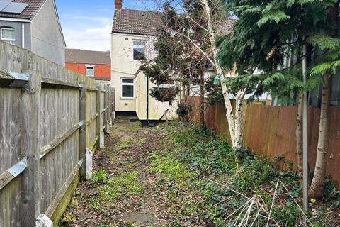 2 bedroom end of terrace house for sale, Queen Marys Road, Foleshill, Coventry  * VACANT & NO UPWARD CHAIN *