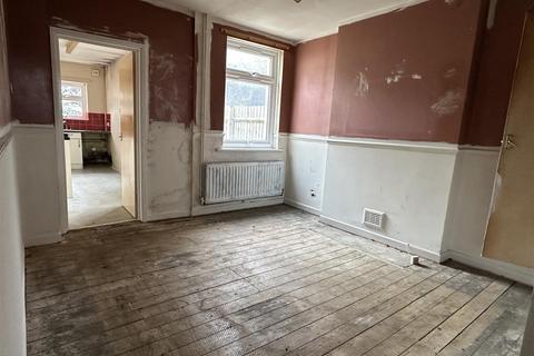 2 bedroom end of terrace house for sale, Queen Marys Road, Foleshill, Coventry  * VACANT & NO UPWARD CHAIN *