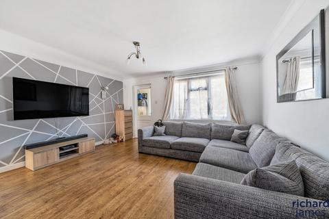 4 Callaghan Close, Swindon, SN3 4QX