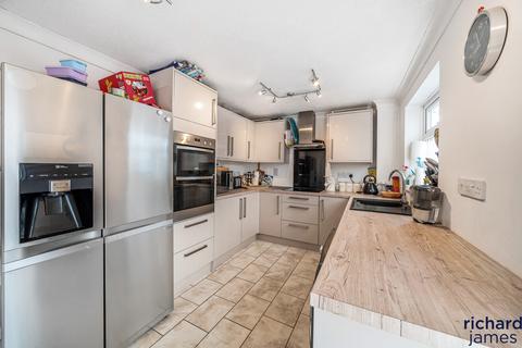 4 Callaghan Close, Swindon, SN3 4QX