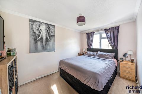 4 Callaghan Close, Swindon, SN3 4QX