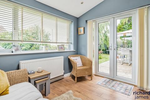 4 Manor Close, Blunsdon, Swindon, SN26 7BD