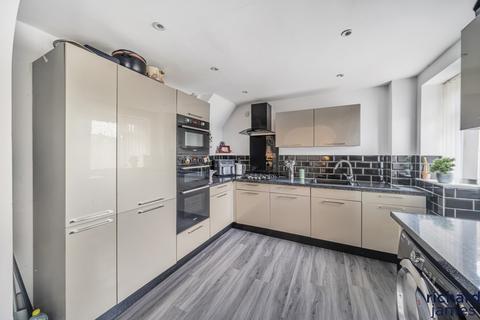 10 Attlee Crescent, Swindon, SN2 7JT
