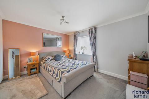 10 Attlee Crescent, Swindon, SN2 7JT