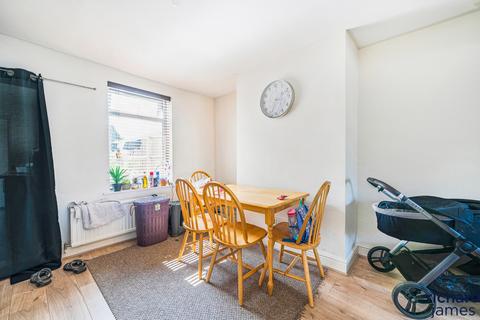 2 bedroom end of terrace house for sale, Cambria Place, Swindon, SN1