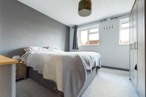 10 The Chesters, Westlea, Swindon, SN5 7DB