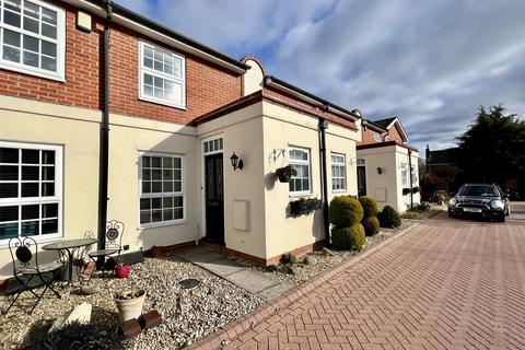 2 bedroom townhouse to rent, Belgrave Court, Bawtry, Doncaster