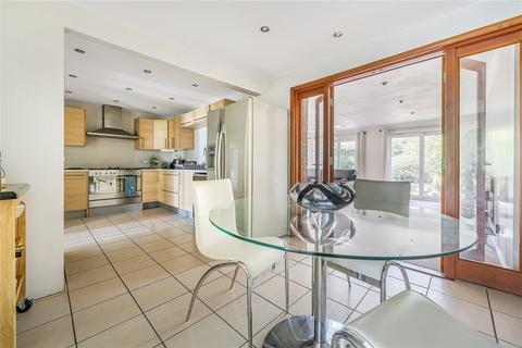 13 Fairlawn, Swindon, SN3 6ET