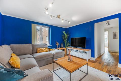 68 Padstow Road, Swindon, SN2 2EG