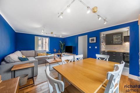 68 Padstow Road, Swindon, SN2 2EG