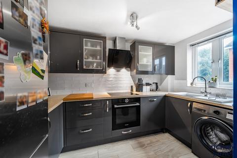 68 Padstow Road, Swindon, SN2 2EG