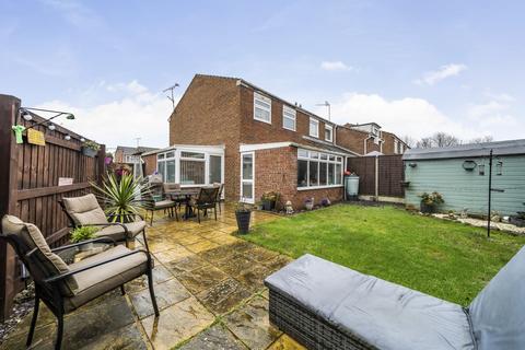 10 Conisborough, Toothill, Swindon, SN5 8ES