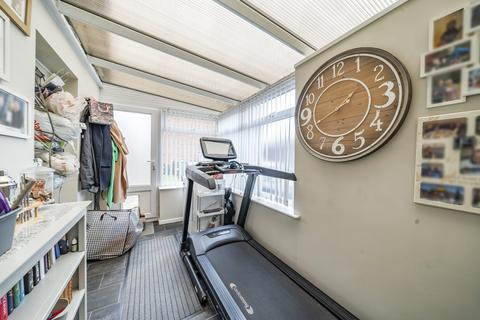 10 Conisborough, Toothill, Swindon, SN5 8ES