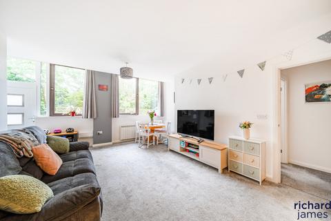 Flat 16, Dauntsey House Bentham Close, Westlea, Swindon, SN5 7FR