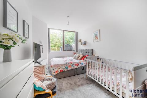 Flat 16, Dauntsey House Bentham Close, Westlea, Swindon, SN5 7FR