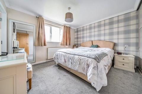 7 The Forum, Westlea, Swindon, SN5 7DQ