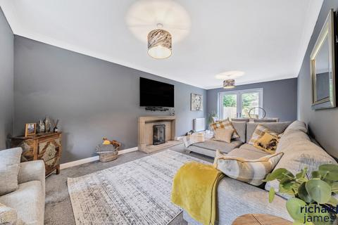 16 Pitchens End, Broad Hinton, Swindon, SN4 9PR