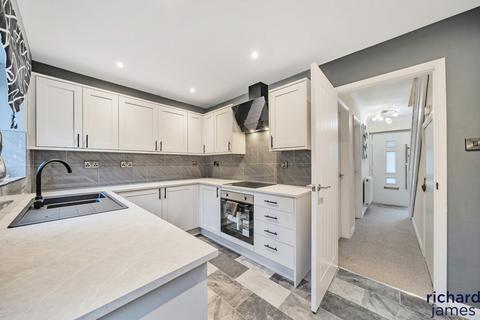 16 Pitchens End, Broad Hinton, Swindon, SN4 9PR
