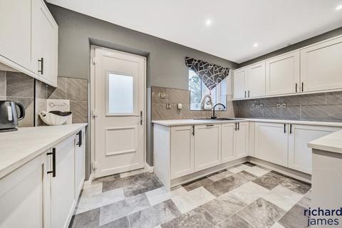 16 Pitchens End, Broad Hinton, Swindon, SN4 9PR