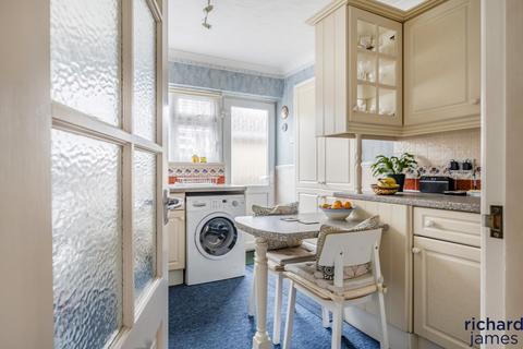 17 Avonmead, Greenmeadow, Swindon, SN25 3NU