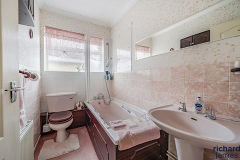 17 Avonmead, Greenmeadow, Swindon, SN25 3NU