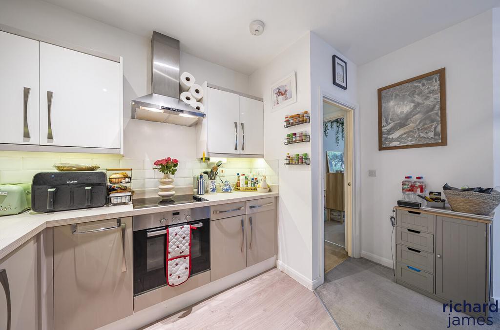 A7f627a5-6bc8-458...