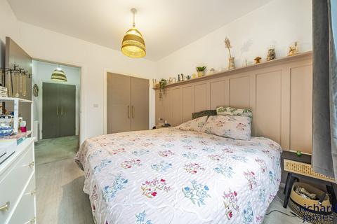 Flat 17, Dauntsey House Bentham Close, Westlea, Swindon, SN5 7FR