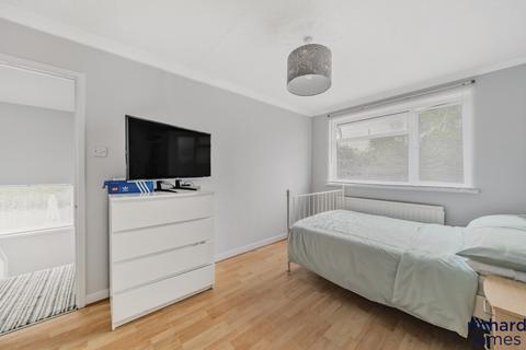 8 Harrow Close, Stratton St Margaret, Swindon, SN3 4QD