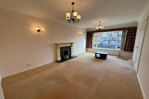 3 bedroom detached bungalow to rent, Simon De Montfort Drive, Evesham WR11