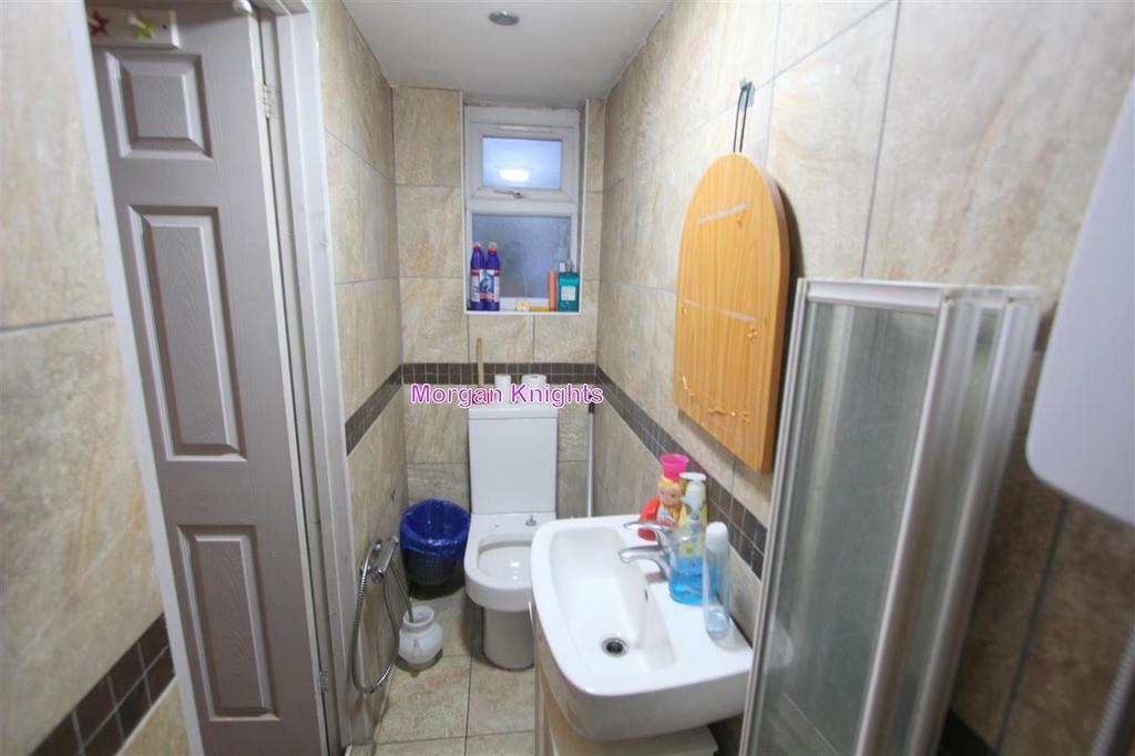 First Floor Shower: