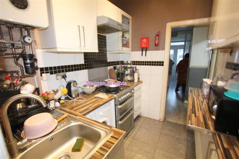 4 bedroom terraced house for sale, Manor Park E12