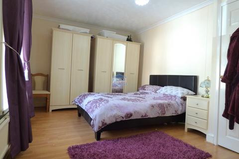 3 bedroom terraced house for sale, Commercial Street, Ogmore Vale, Bridgend. CF32 7BL