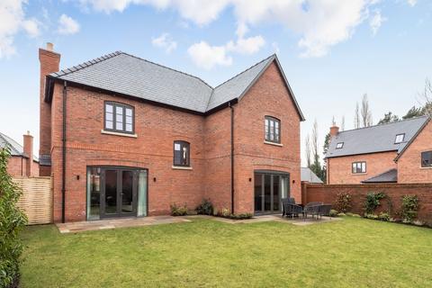 4 bedroom detached house to rent, Clement Road, Somerford Booths Hall Eatste, Congleton