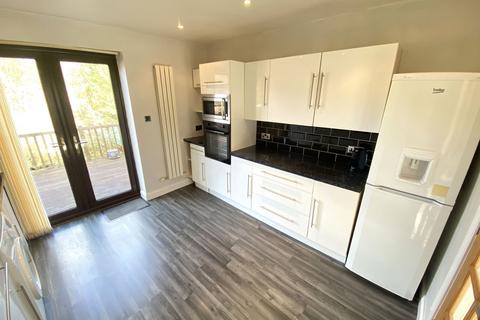 49 Valley New Road, Royton, Oldham, OL2 6BN