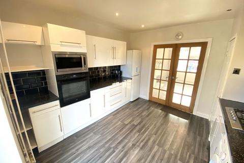 49 Valley New Road, Royton, Oldham, OL2 6BN