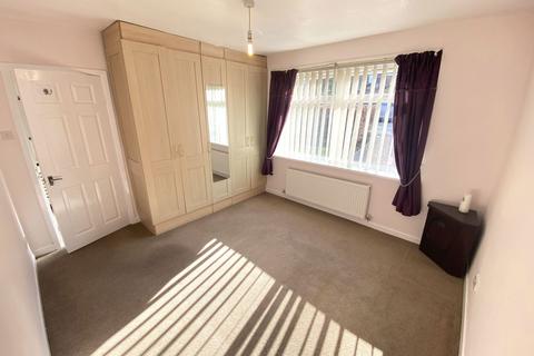 49 Valley New Road, Royton, Oldham, OL2 6BN