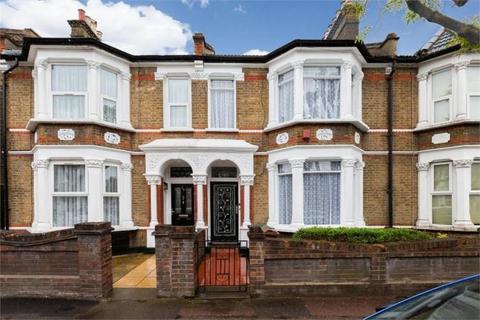 5 bedroom house to rent, Cedars Avenue, London