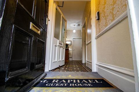 8 bedroom terraced house for sale, York YO30