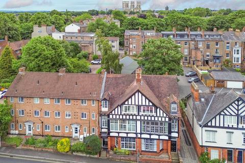8 bedroom terraced house for sale, York YO30