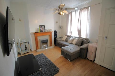 2 bedroom end of terrace house for sale, Hollins Road, Oldham, OL8