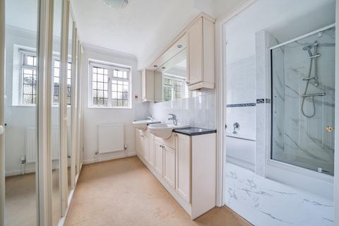 212a Leesons Hill, Chislehurst, BR7 6QH