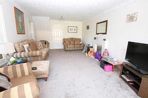 3 bedroom detached house for sale, Woodpecker Way, East Hunsbury