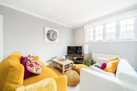 3 bedroom flat for sale, Arthur Road, London SW19