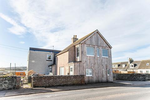 3 bedroom end of terrace house for sale, Main Street, Castletown, Thurso, Highland. KW14 8TU