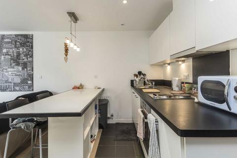 Studio to rent, Clayponds Lane, Brentford TW8