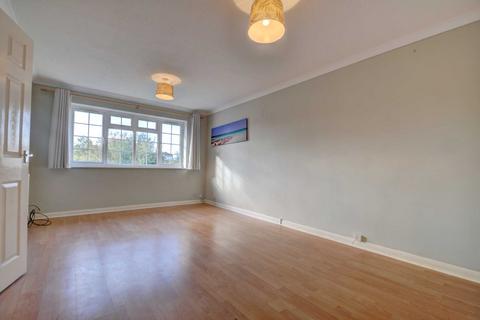 2 bedroom maisonette to rent, Summerleys Road, Princes Risborough